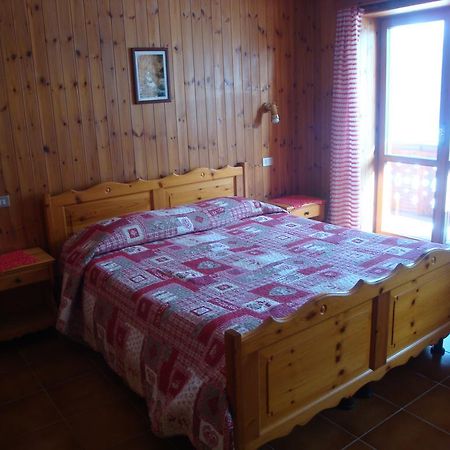 Hotel Alpe Fleurie Champoluc Extérieur photo