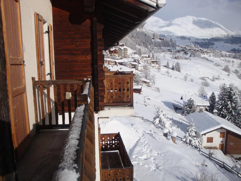 Hotel Alpe Fleurie Champoluc Extérieur photo