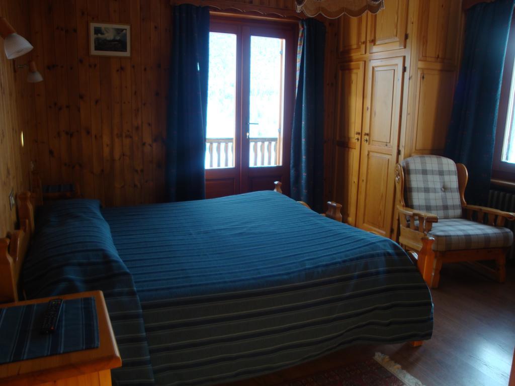 Hotel Alpe Fleurie Champoluc Extérieur photo